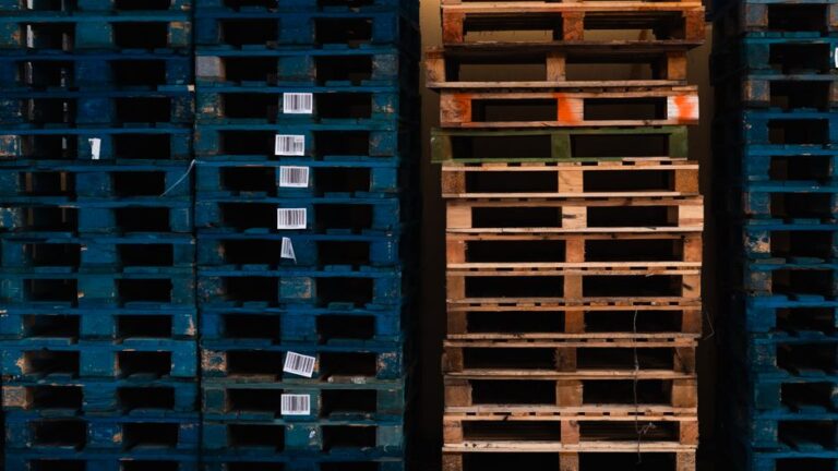 Expédier ses marchandises : les trois voies comparées
