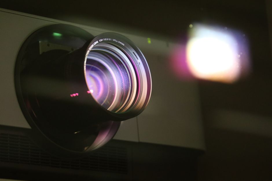 Objectif de vidéoprojecteur en gros plan