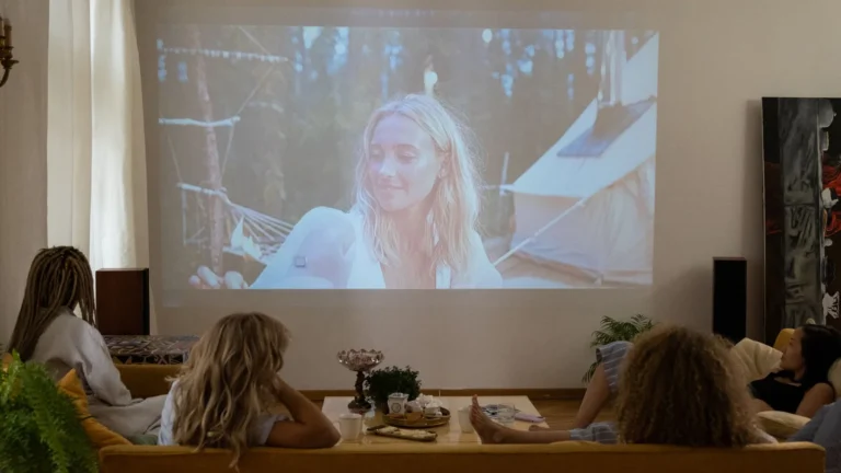 Avis projecteurs Epson pour home cinéma: couleurs et luminosité