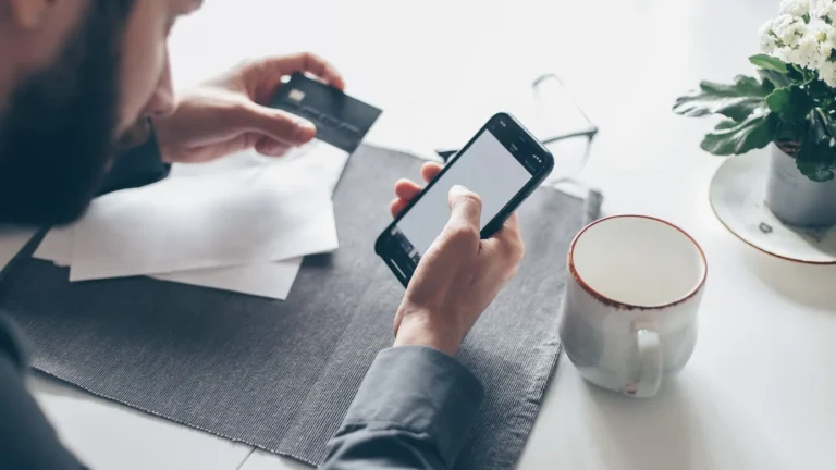 Avis sur N26 : sécurité et frais