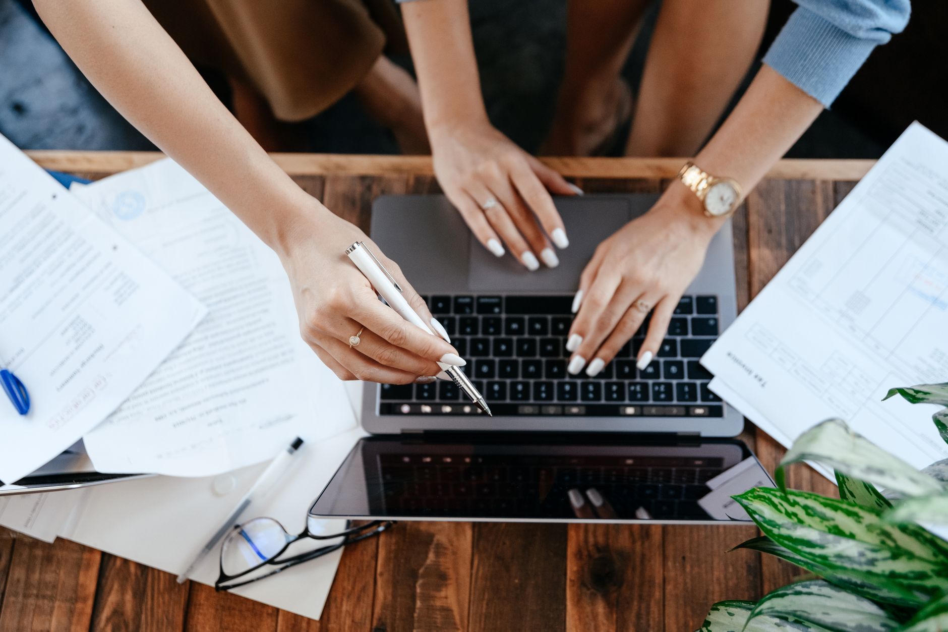 Guide pour choisir un onduleur pour le bureau