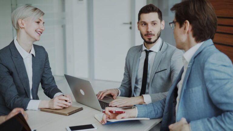 Meilleure agence IA : les critères qui font la différence